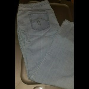 Avenue Light Wash Bootcut Jeans Size 22A